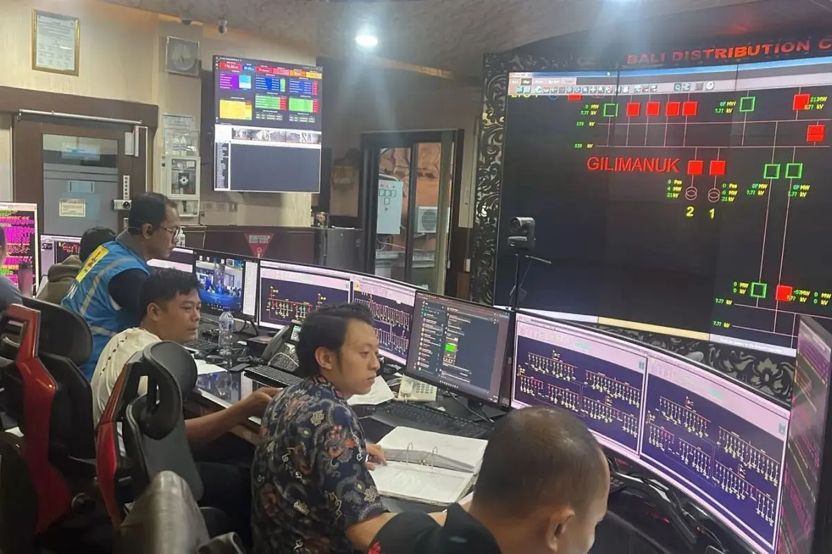 extreme-weather-triggers-brief-island-wide-power-outage-in-bali