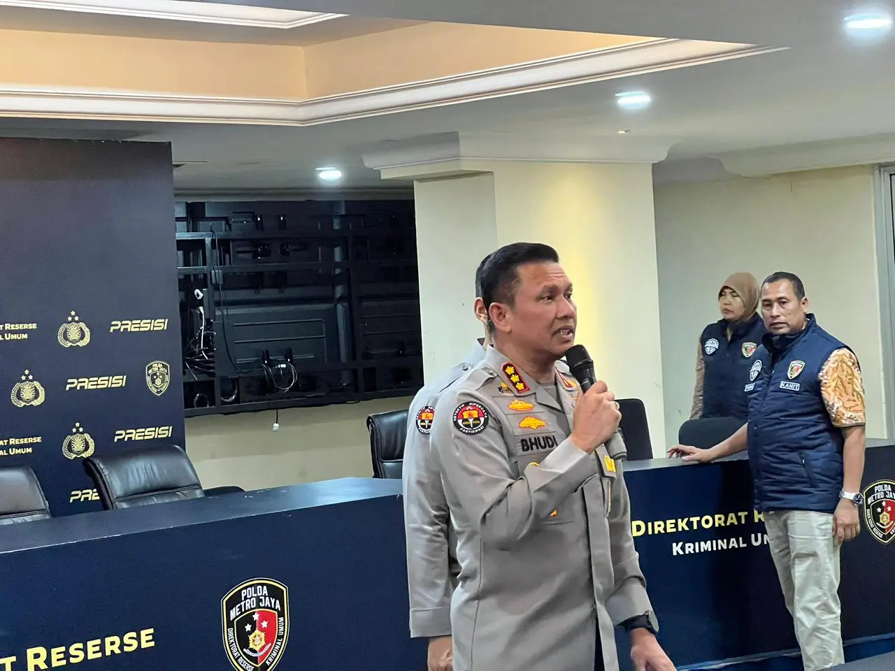 police-do-not-find-the-necessary-document-of-calya-car-driven-recklessly-by-hm