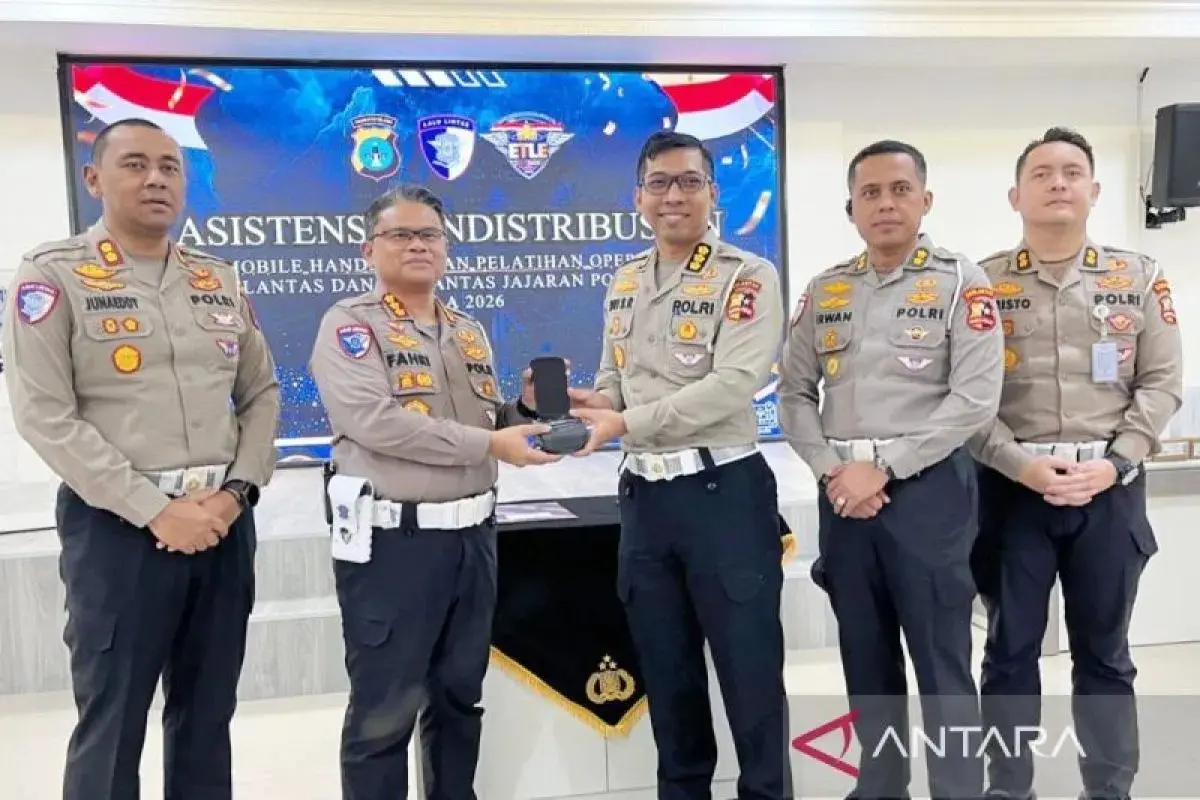 18 Handheld ETLE Device Received by South Kalimantan Regional Police