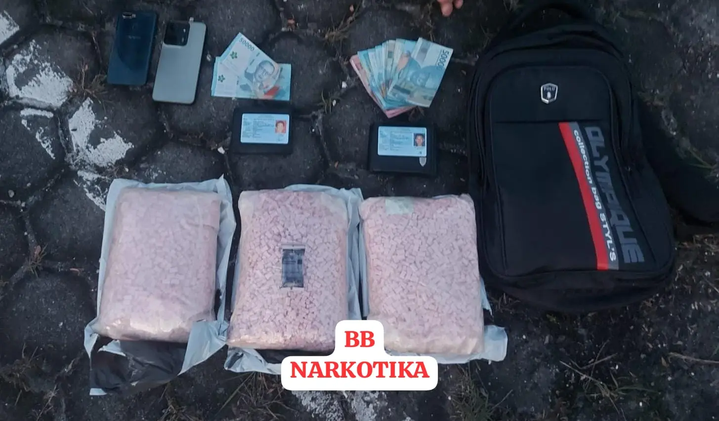 Police Arrest Two Ecstasy Dealers in Pelalawan Regency, Riau