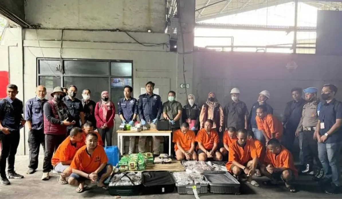 inp-destroys-475kg-of-meth-and-101380-happy-five-pills