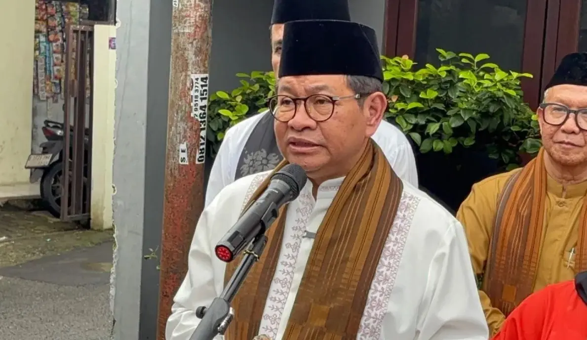 Governor Pramono Orders Jakarta Authorities to Purge Gambling QR Stickers