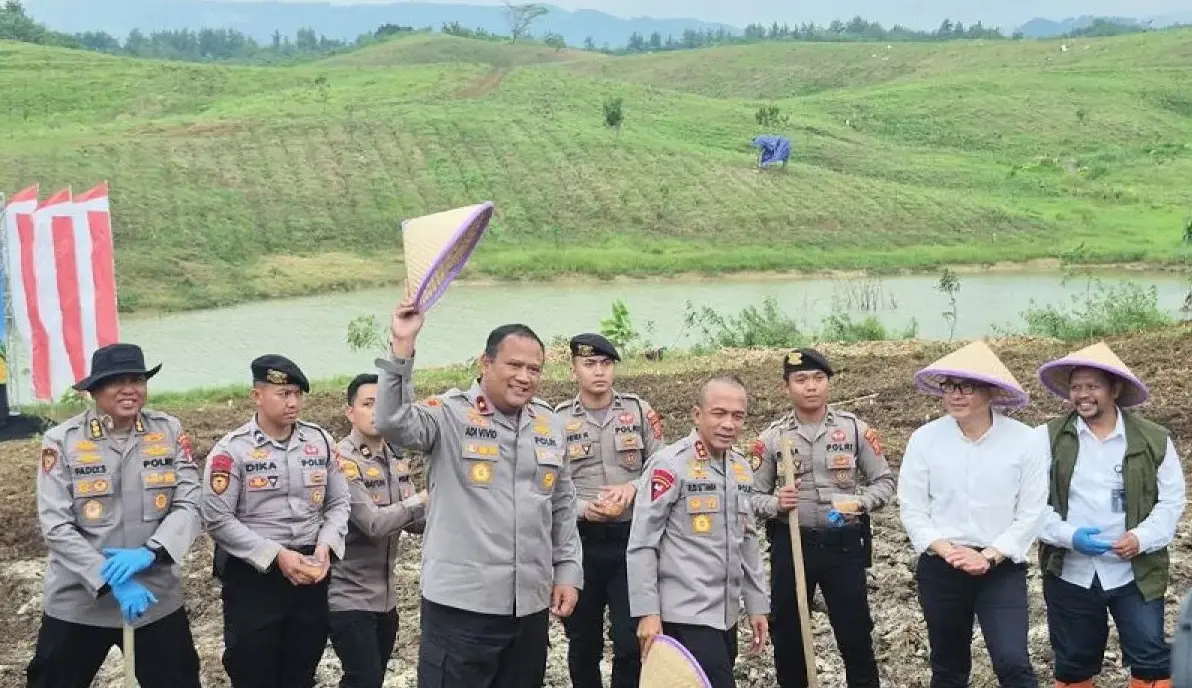 West Java Police Facilitate Interest-Free Loans to Shield Corn Farmers from Loan Sharks
