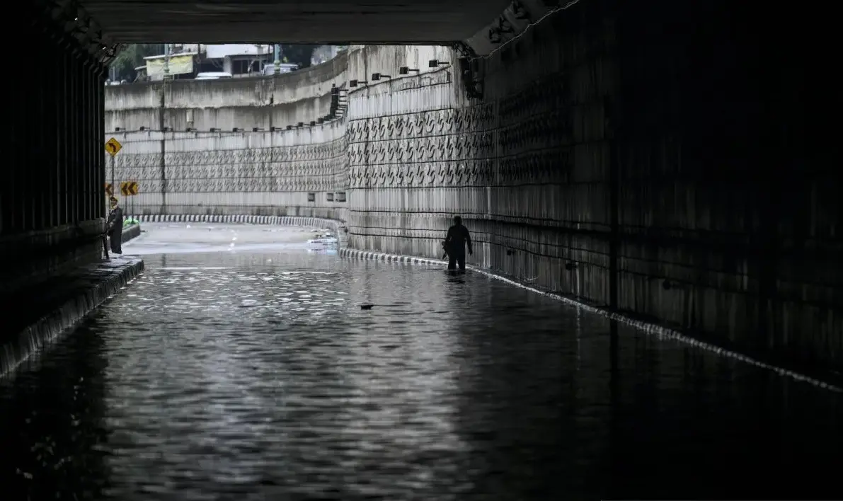 persistent-rainfall-triggers-widespread-flooding-across-115-jakarta-neighborhoods