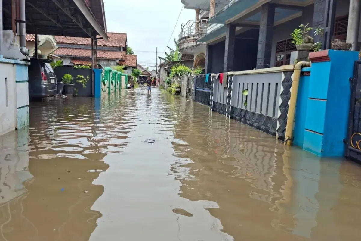 Thousands of Homes Submerged as Extreme Weather Batters Serang Regency