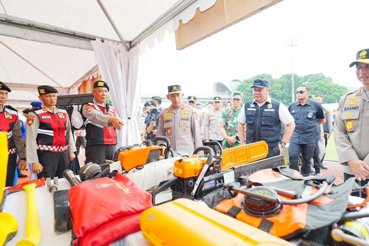 ahead-of-eid-homecoming-travel-inp-chief-inspects-personnel-preparation