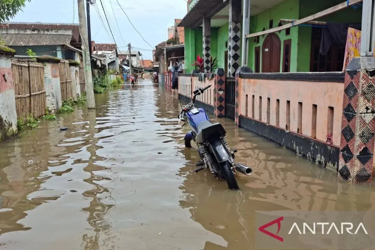 high-flood-inundated-serang-84-people-forced-to-evacuate