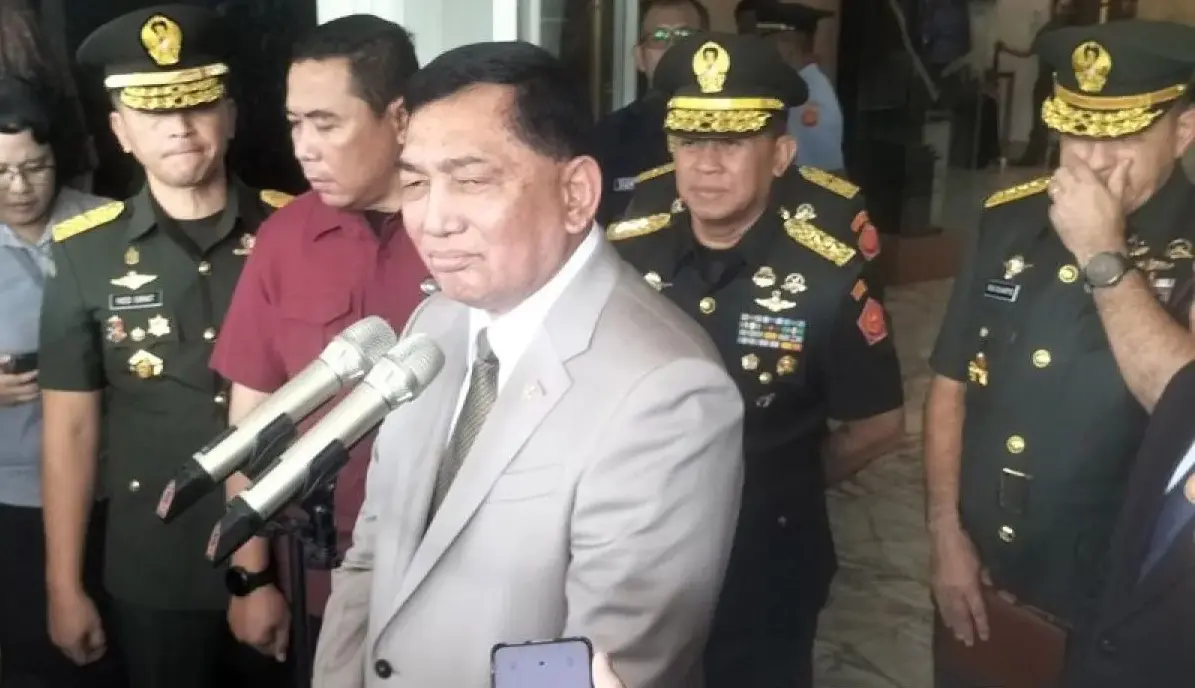 defense-minister-urges-public-calm-amid-siaga-satu-security-alert