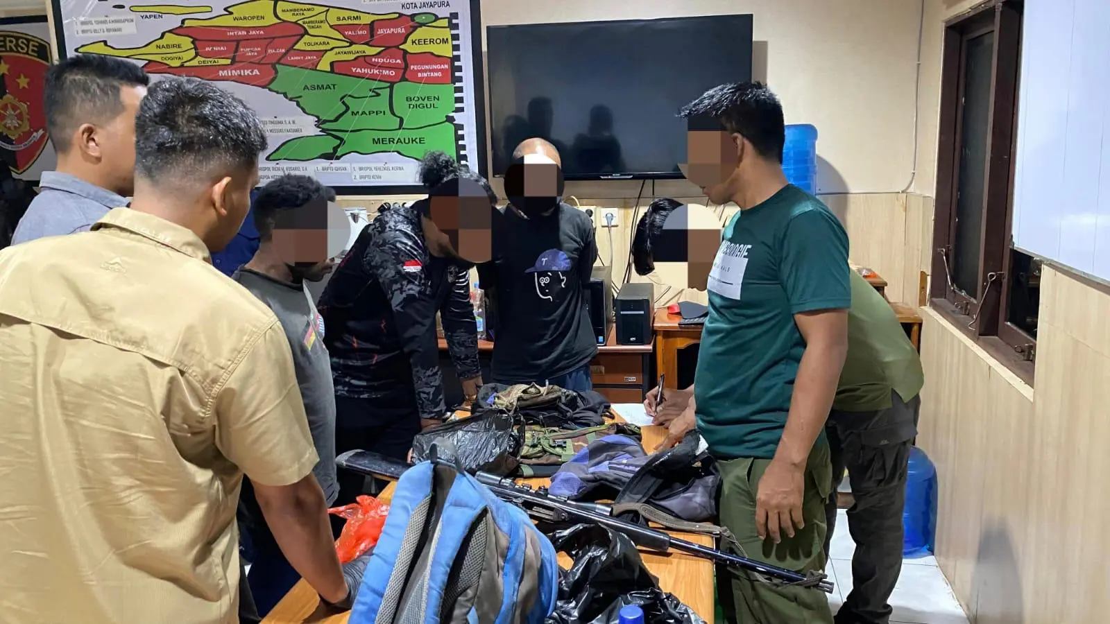 damai-cartenz-ops-crackdown-illegal-firearm-supplying-in-papua-five-arrested