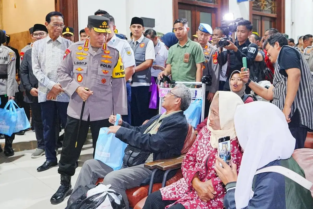 inp-chief-ensures-safety-as-yogyakarta-train-stations-reach-peak-surge