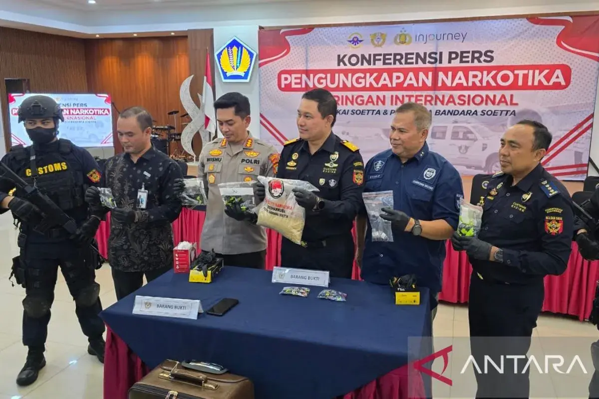chinese-nationals-arrested-as-authorities-prevent-his-attempt-to-smuggle-drugs-in-soetta-airport
