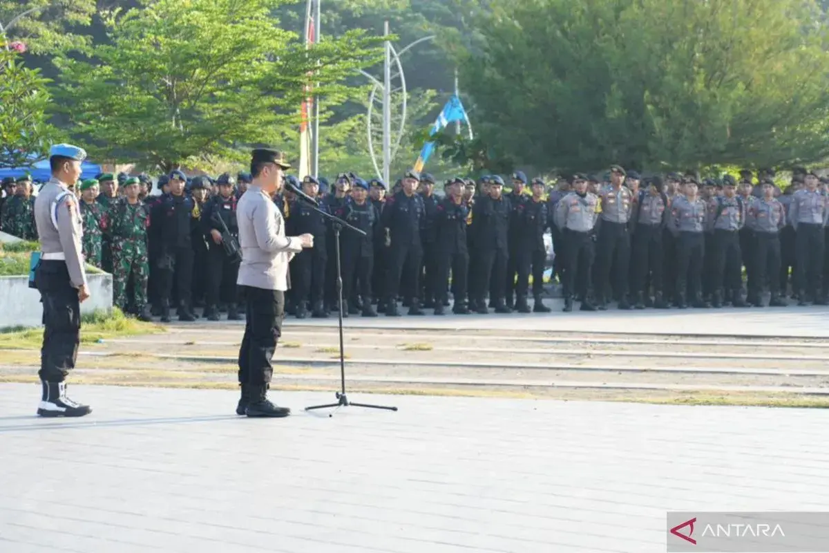 police-prepares-thousands-of-personnel-in-securing-lebaran-topat-in-mataram