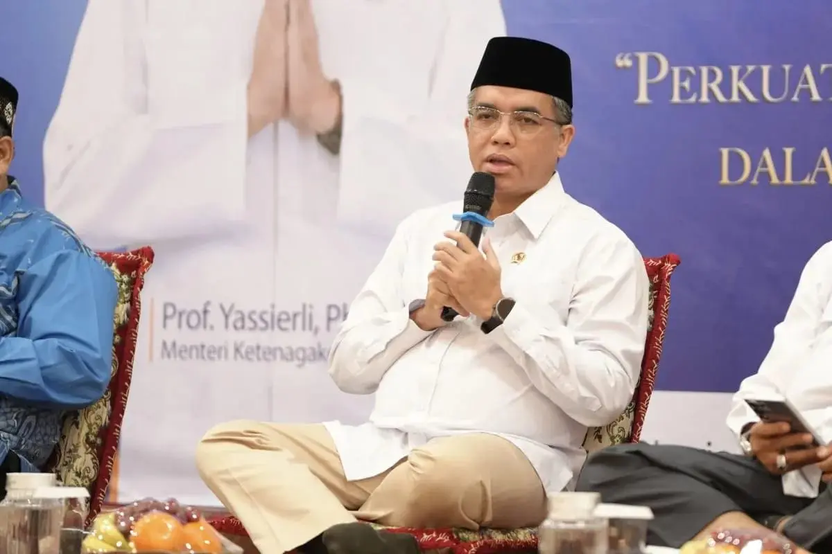 manpower-minister-emphasized-the-importance-of-strong-and-reliable-public-service