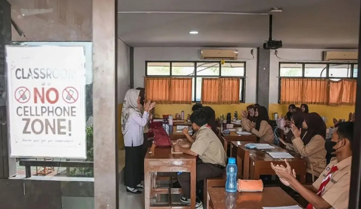 ministry-issues-second-summons-to-meta-and-google-over-child-safety-compliance