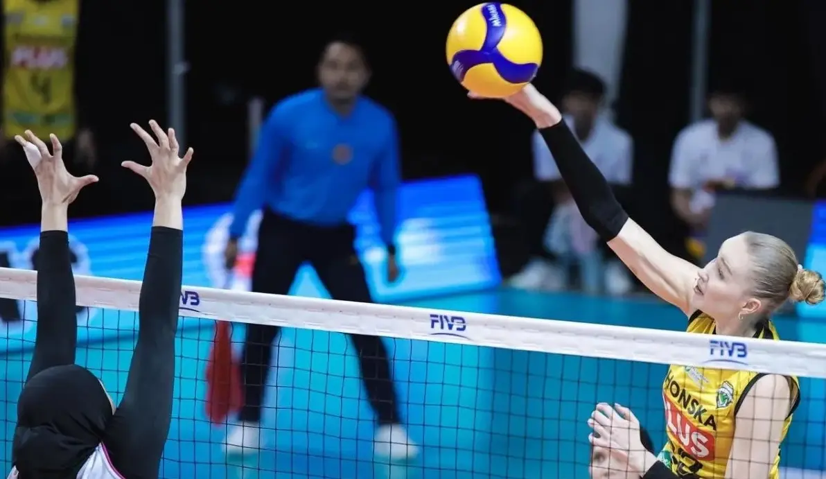 Gresik Phonska Crushes Popsivo Polwan in Dominant Straight-Set Victory