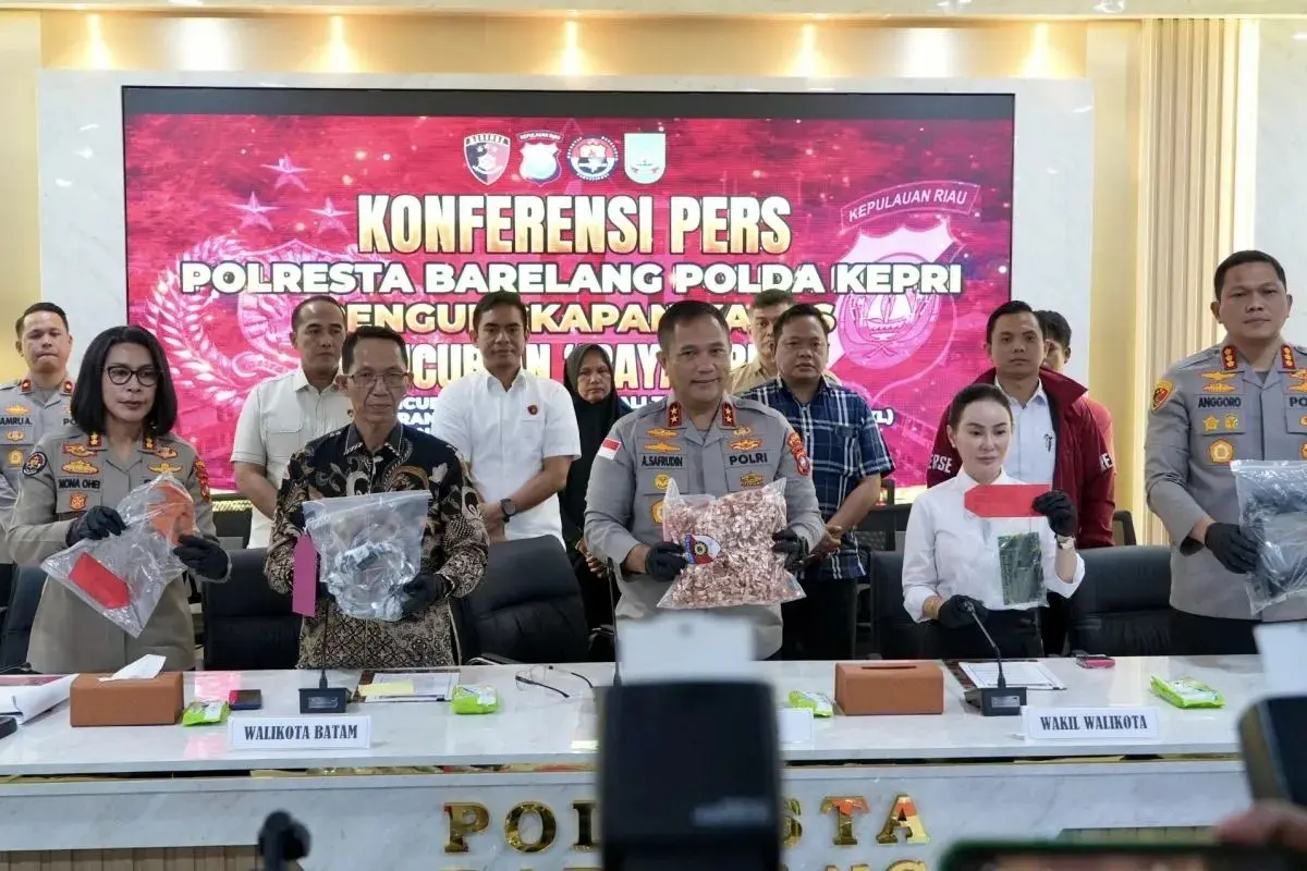 police-uncovers-public-facilities-thieves-in-batam-city