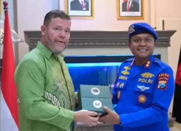 east-java-regional-police-receives-awards-from-usfws-for-preserving-wildlife