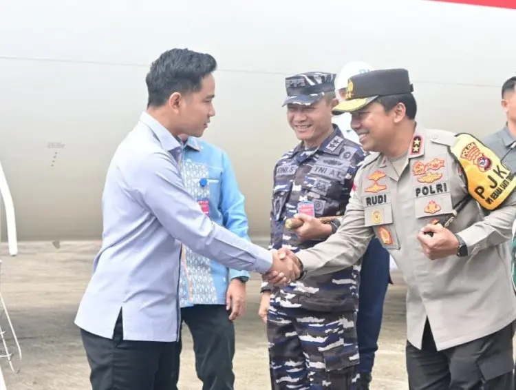 ntt-regional-police-chief-welcomes-the-visit-of-vice-president-gibran-in-attending-easter-festival