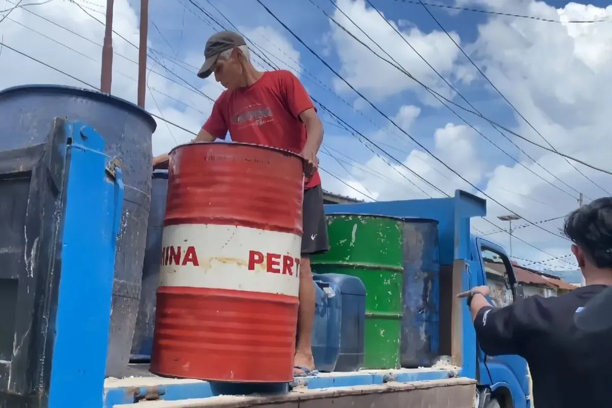 police-uncovers-illegal-hoarding-of-fuel-in-maluku