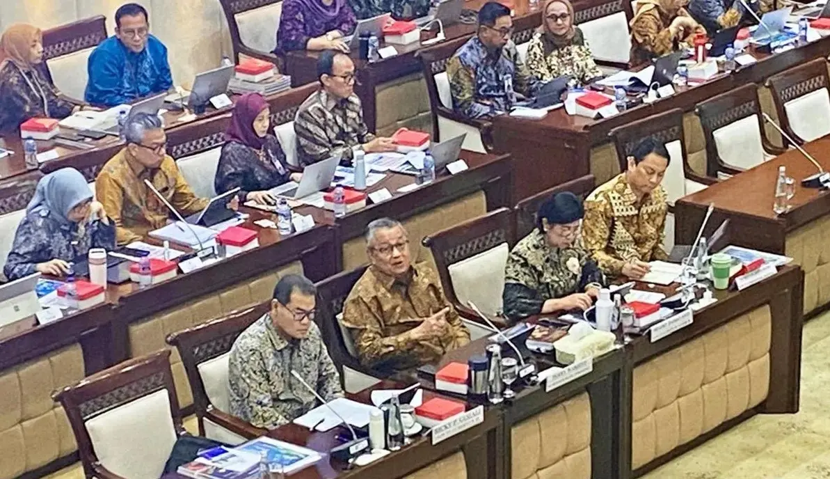 bank-indonesia-signals-end-of-rate-cuts-as-global-tensions-surge