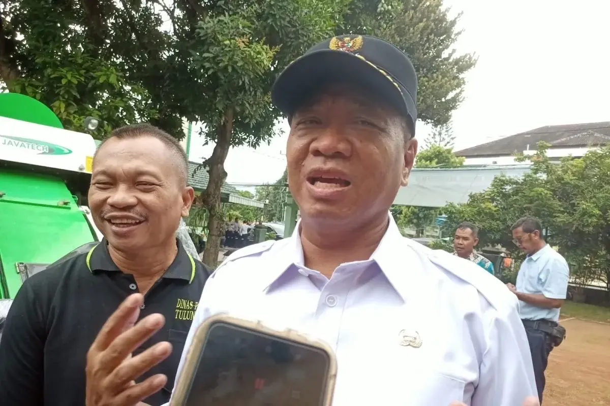 kpk-brings-tulungagung-regent-to-jakarta-following-major-sting-operation