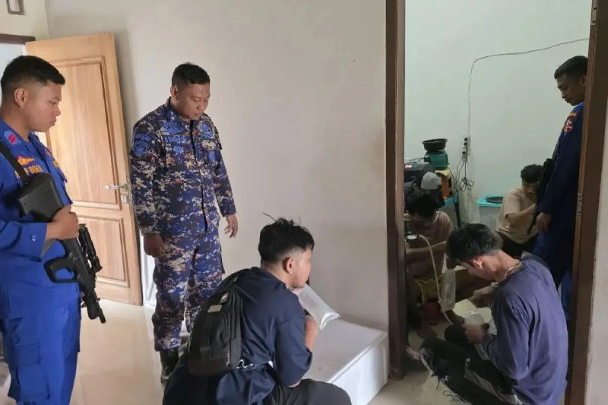 inp-water-police-unit-uncover-illegal-lobster-seed-syndicate-in-serang