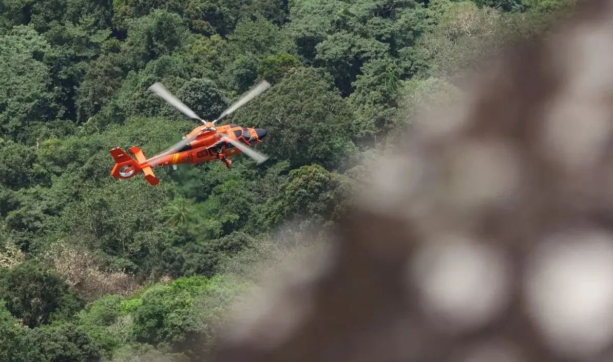 search-teams-deployed-after-helicopter-disappears-over-west-kalimantan