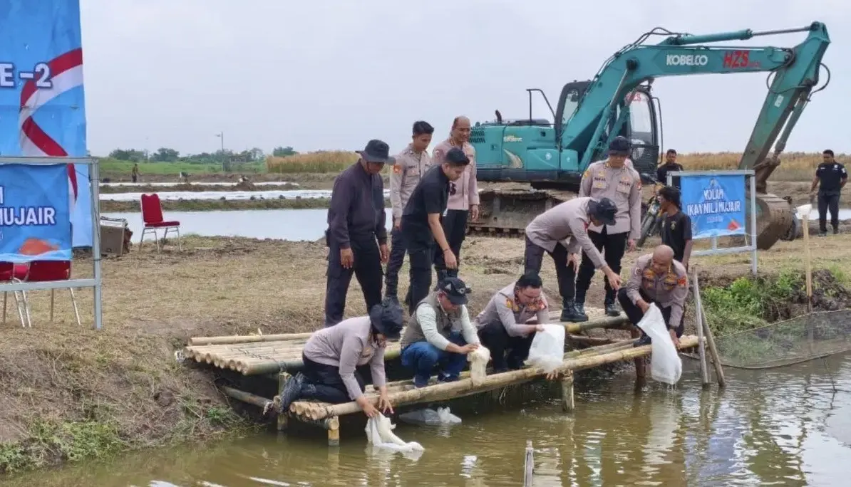 metro-jaya-police-stock-fish-in-bekasi-to-boost-food-security