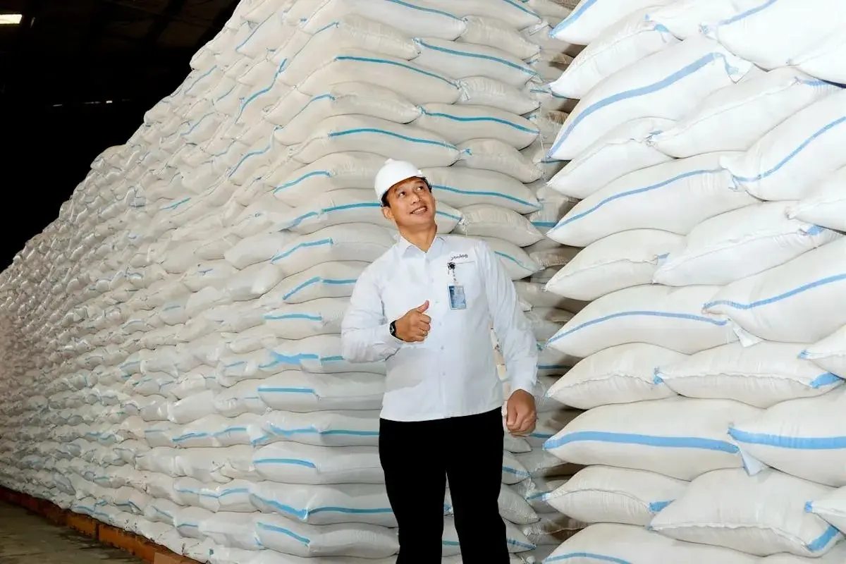 bulog-allows-public-to-directly-check-the-rise-stock-reserve-as-form-of-transparency