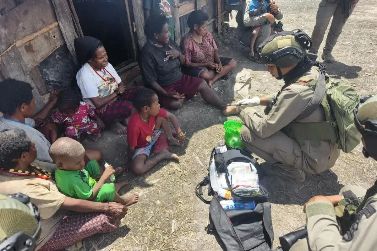 damai-cartenz-task-force-provides-healthcare-to-displaced-villagers-in-puncak