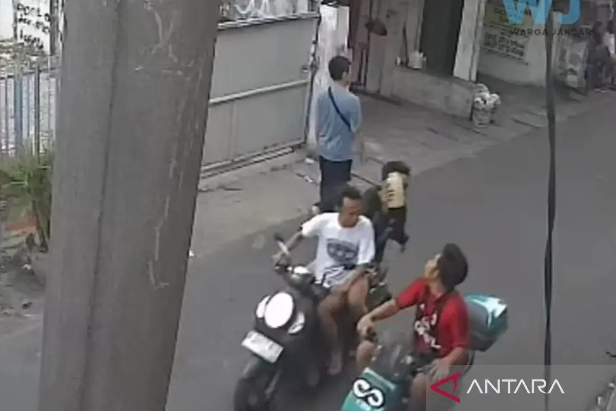 police-arrested-two-men-for-acid-attack-on-a-man-in-cengkareng-west-jakarta