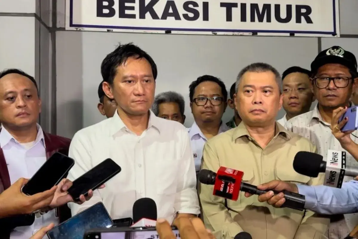 seven-passengers-remain-trapped-following-fatal-east-bekasi-train-crash-pt-kai-ceo