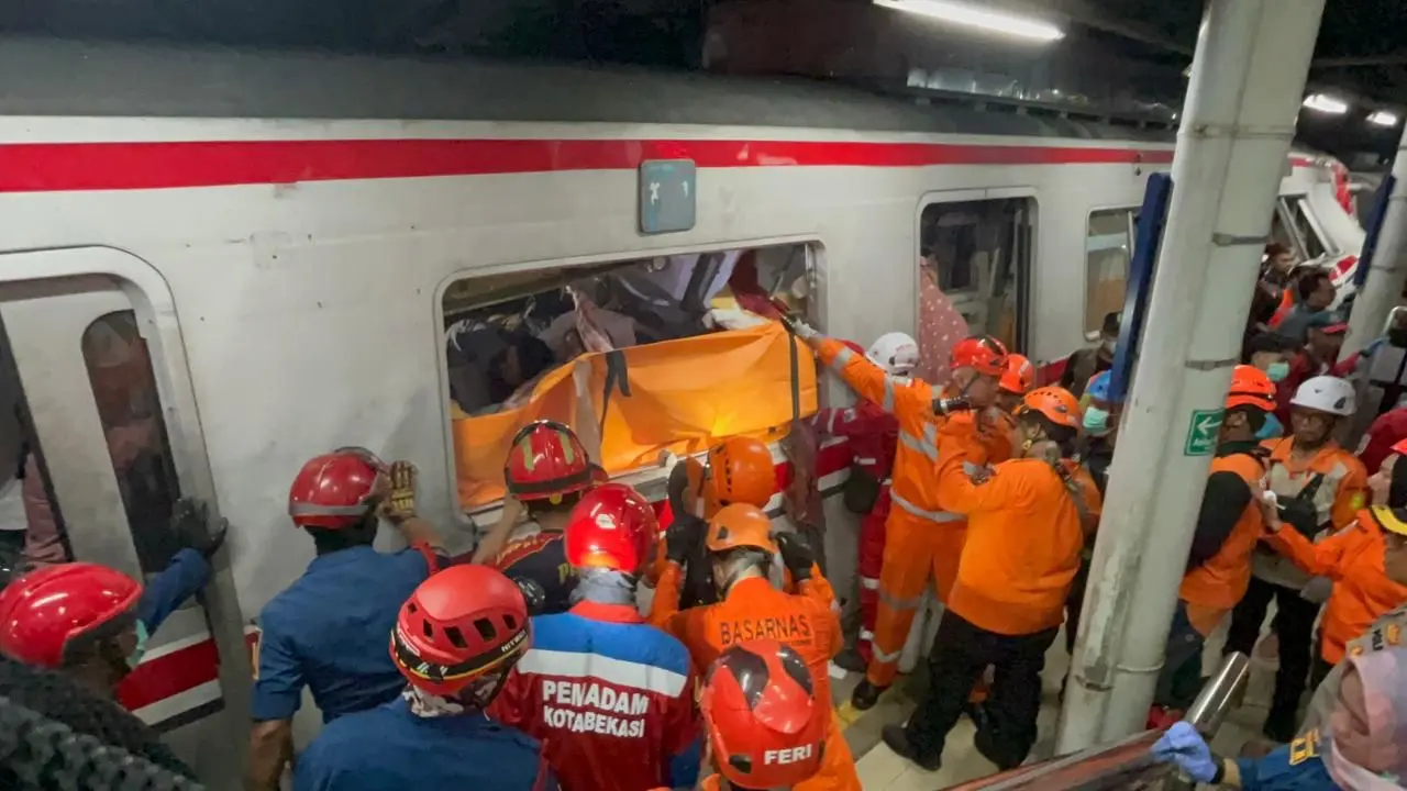 fatalities-from-the-east-bekasi-station-train-collision-increased-police