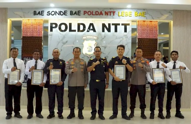 police-and-customs-officers-receive-awards-for-foiling-the-11-million-illegal-cigarette-smuggling-in-ntt