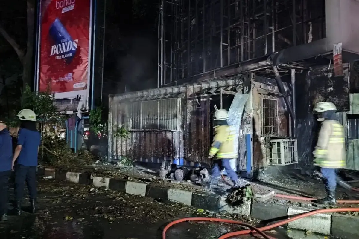 black-clad-group-vandalizes-public-facilities-on-may-day-west-java-police-chief