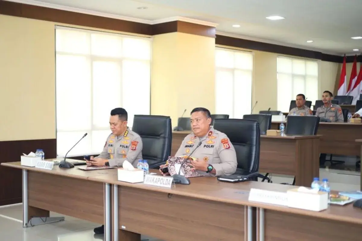 maluku-regional-police-commits-to-oversee-the-national-corn-program-through-assisting-farmers