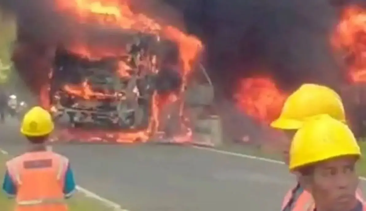 16-dead-after-als-bus-and-tanker-truck-collide-in-muratara-south-sumatera