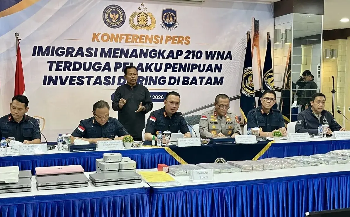 batam-immigration-arrests-210-foreigners-in-massive-online-investment-scam-raid
