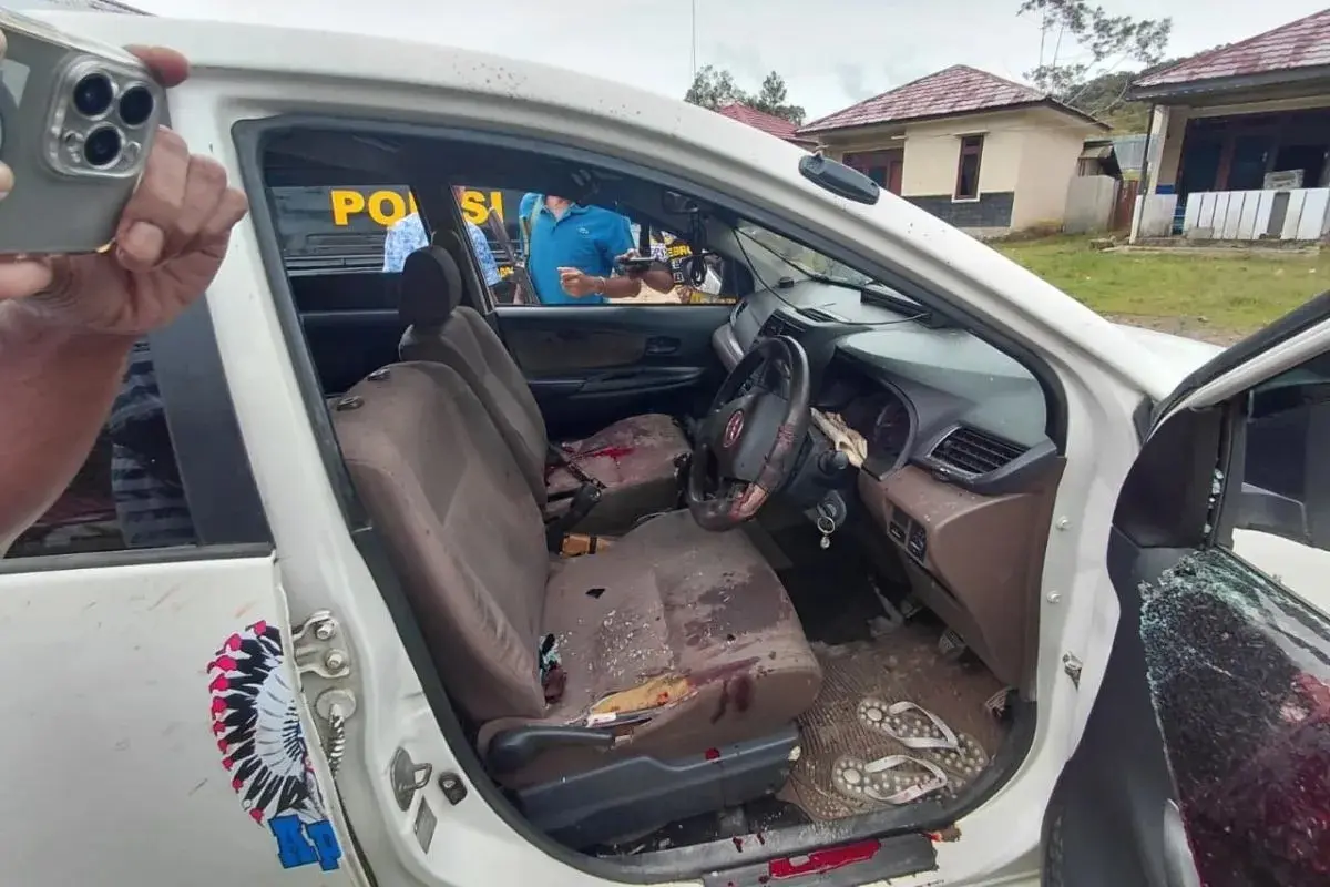 police-shoots-kkb-member-following-attack-on-civilians-in-dogiyai-papua