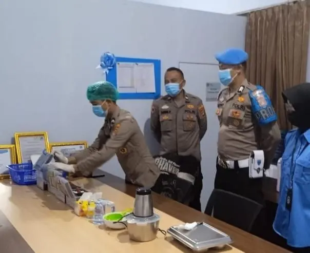 ensuring-mbg-quality-food-security-team-inspects-north-lampung-sub-regional-police-sppg