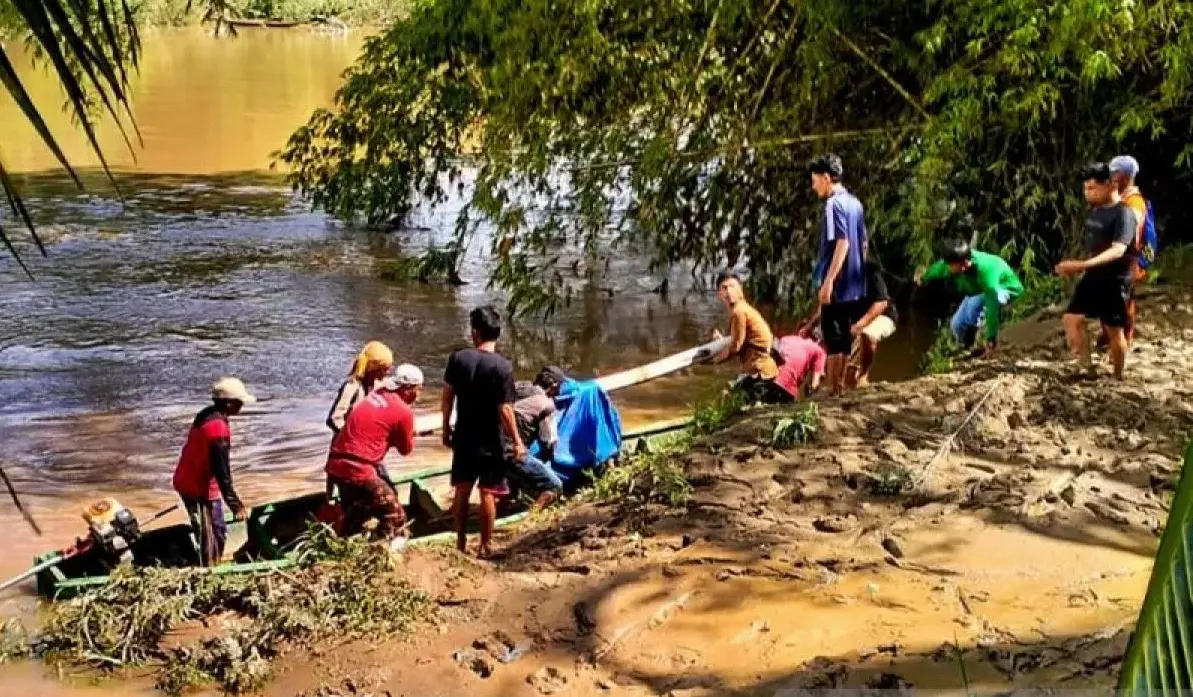 nine-illegal-gold-miners-killed-in-west-sumatra-landslide