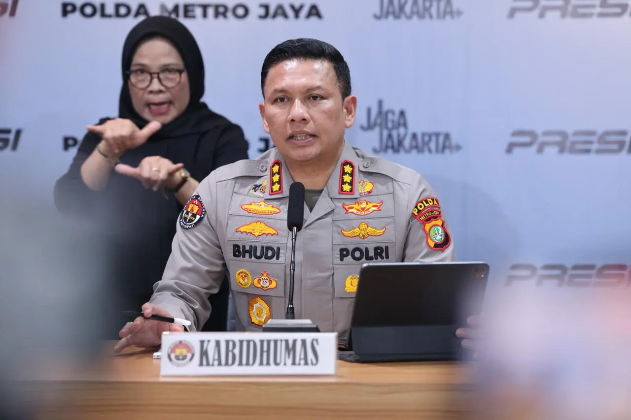 police-to-look-into-the-case-of-armed-robbery-befelling-a-model-in-jakarta
