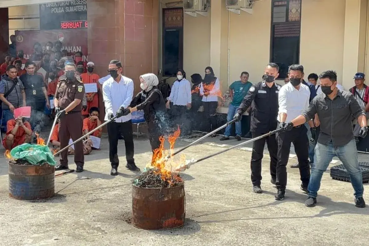 idr-285-billion-of-drugs-evidence-destroyed-by-police-in-south-sumatra