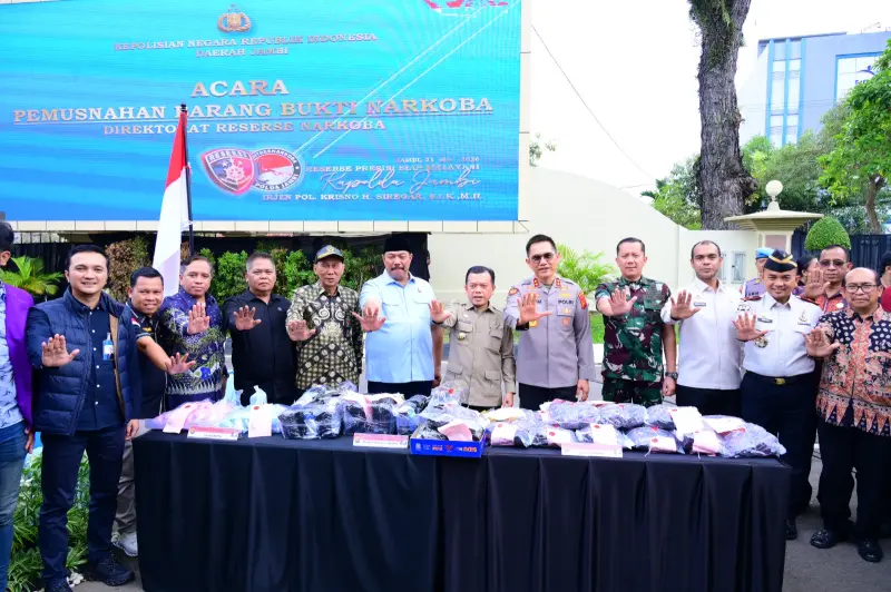 20-kg-of-meth-and-20000-ecstasy-pills-destroyed-in-effort-of-combating-drugs-in-jambi