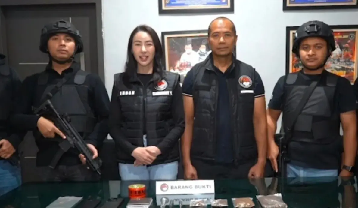 police-seize-synthetic-tobacco-in-east-jakarta