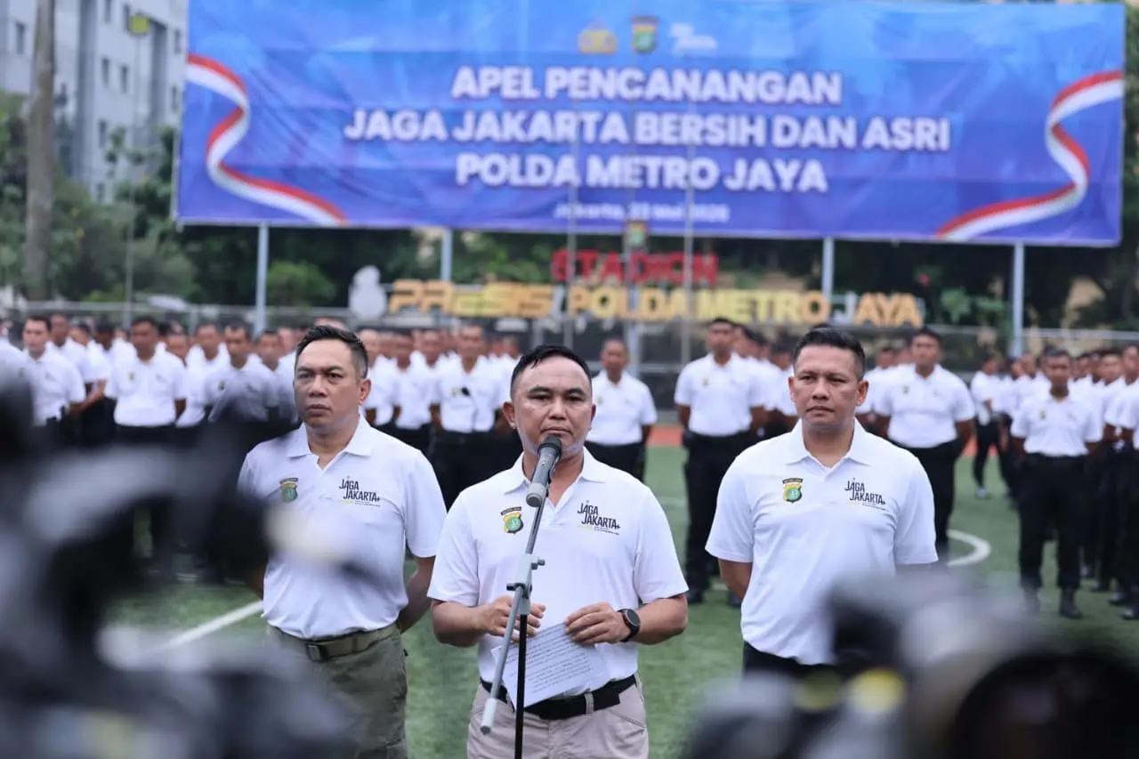 police-launched-waste-sweeping-and-sorting-movement-in-jakarta