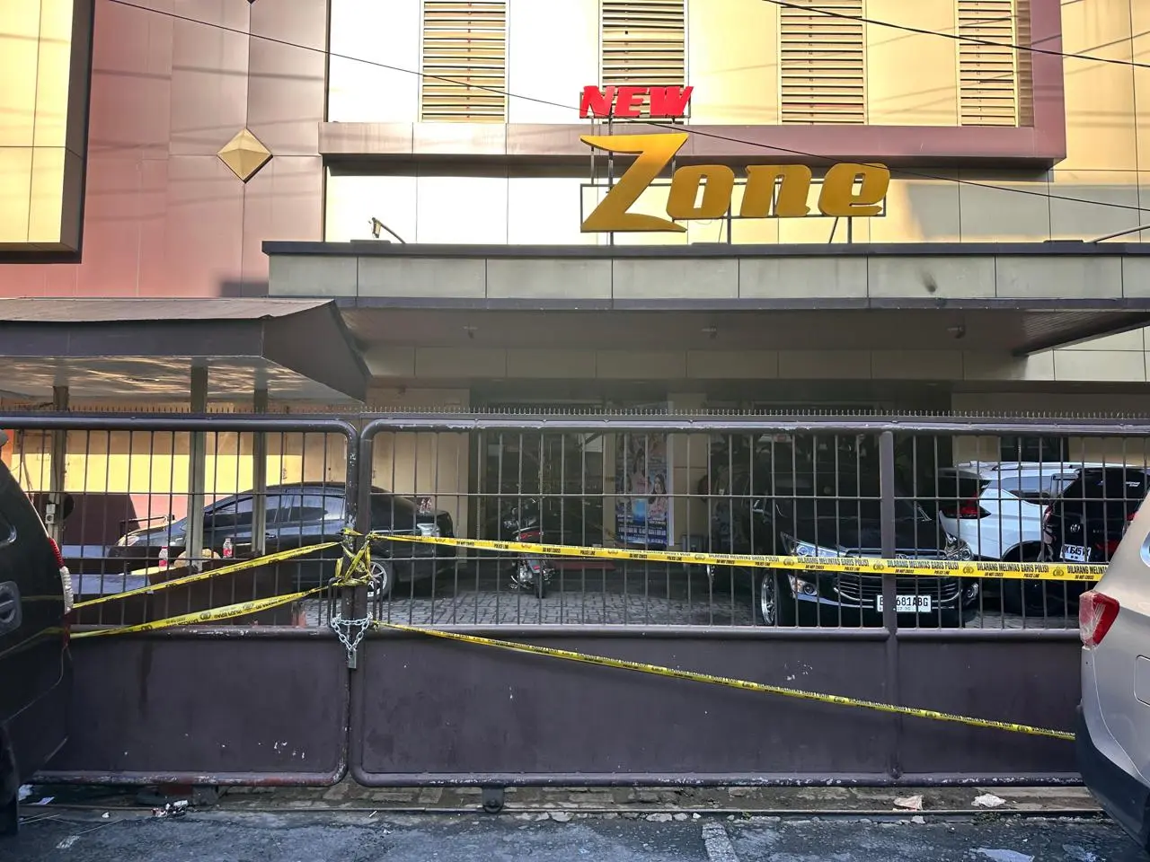 authorities-raided-a-nightclub-in-medan-drugs-evidence-found-and-seized-by-the-police