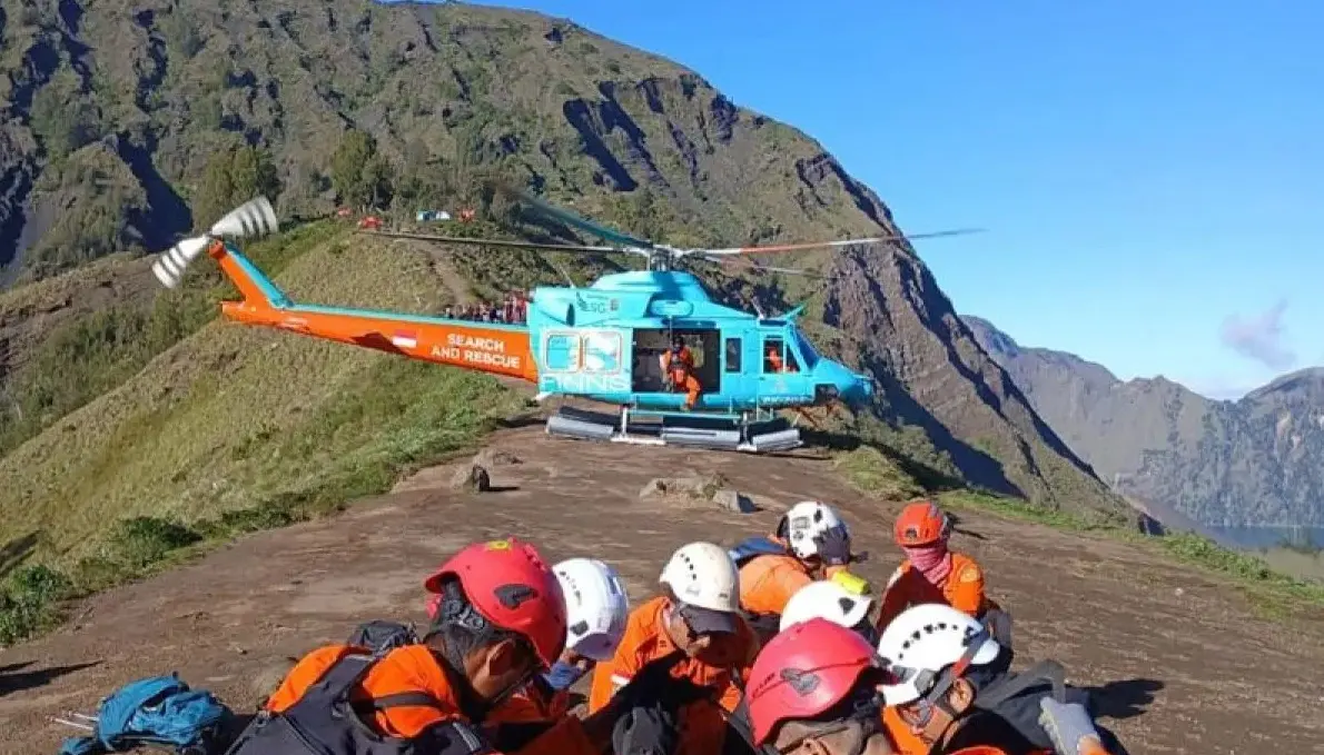 malaysian-climber-injured-on-mount-rinjani-evacuated-by-helicopter