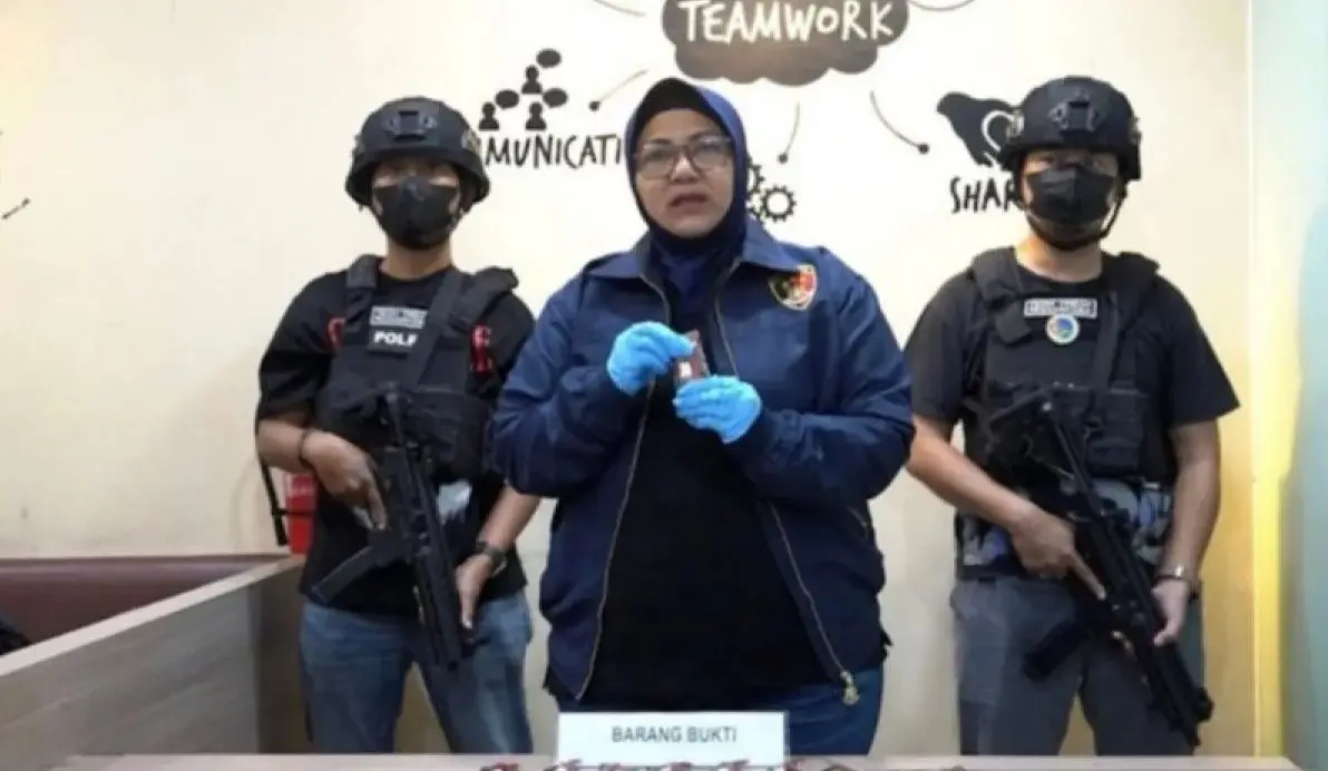 metro-jaya-police-seizes-etomidate-cartridges-in-west-jakarta