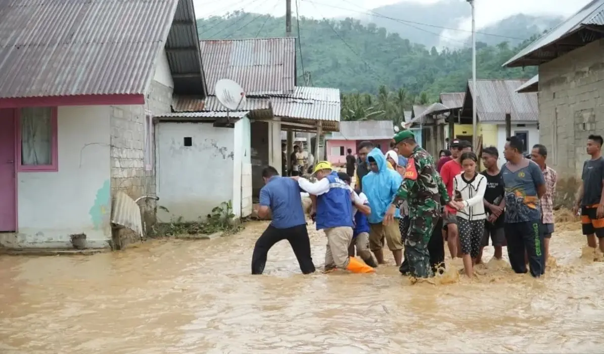 biak-policewomen-provide-trauma-healing-after-bomb-blast